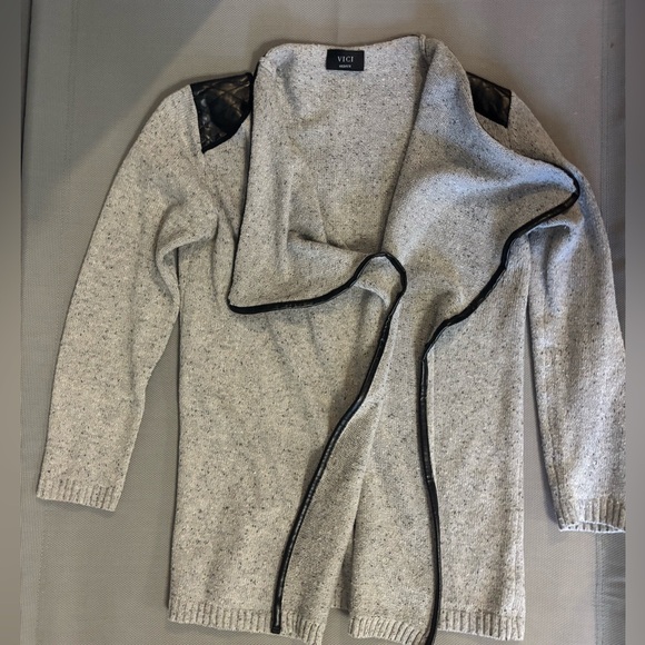 Grey Vici drape-front sweater with faux leather accents - Picture 6 of 7